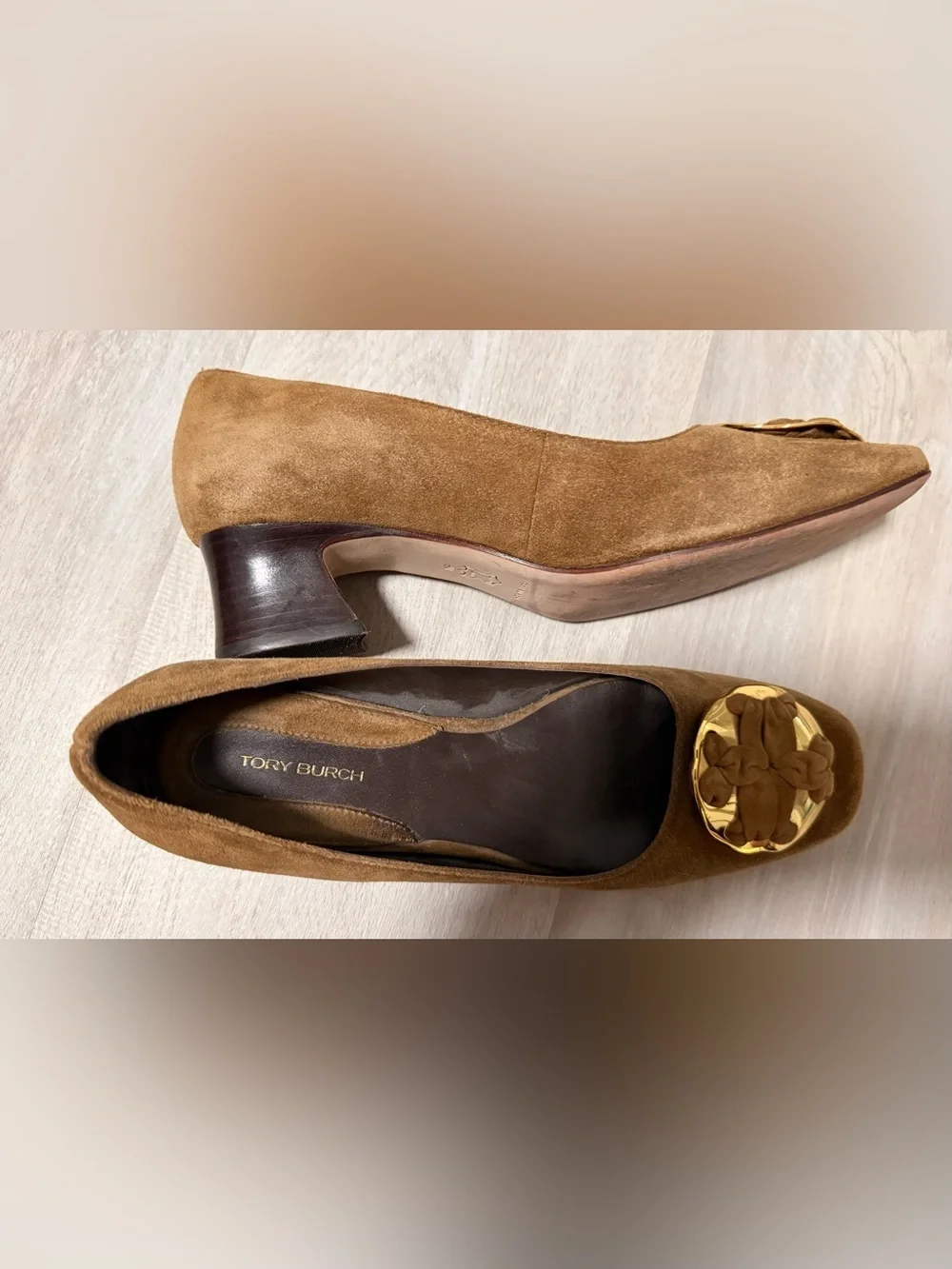 Tory Burch Brown Suede Ballet Flats Women’s Size 8M Gold Logo Medallion Shoes